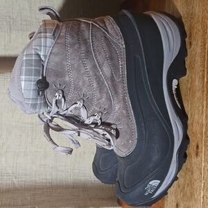 Women's The North Face Charcoal and Black Snow Boots - Size 7.5M